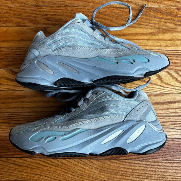Yeezy Boost 700 V2 Hospital Blue Size 6.5 - Picture 1 of 15
